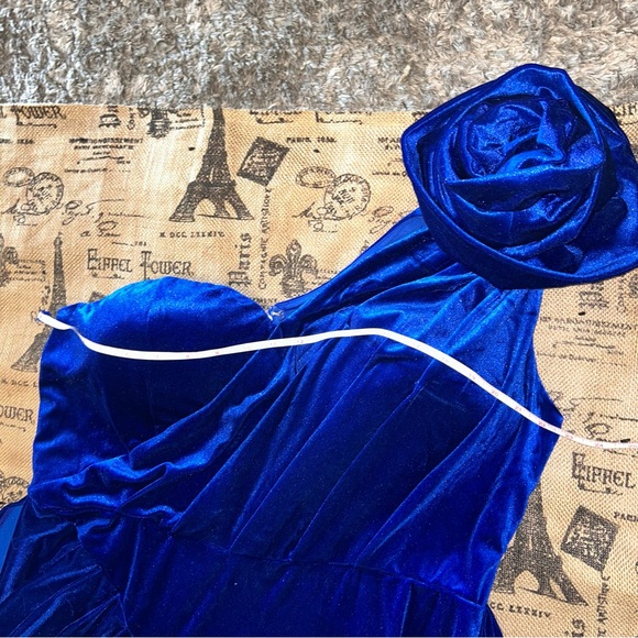 Fashion Nova NWT! Royal Blue Rosalia Stretch Velvet Maxi Dress Size 2X - Picture 11 of 15